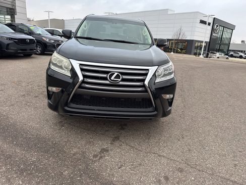 Used 2019 Lexus GX 460 Premium image 2