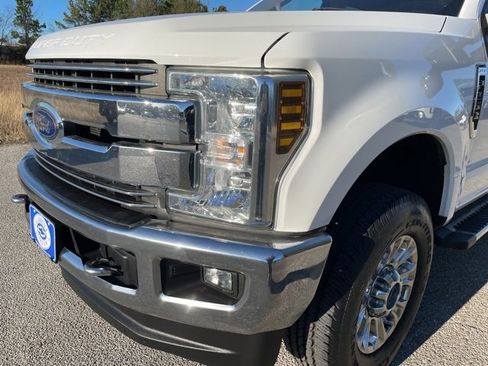 Used 2019 Ford F250 Lariat w/ Chrome Package image 9