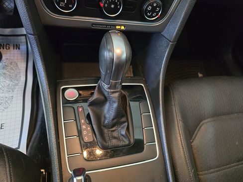 Used 2015 Volkswagen Passat 1.8T S image 21