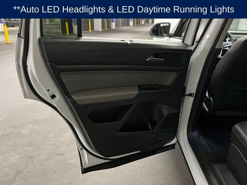 Certified 2023 Volkswagen Atlas SE w/ Black Wheel Package image 18