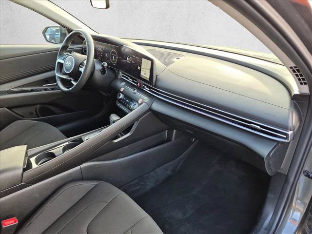 Used 2025 Hyundai Elantra SEL FWD image 21