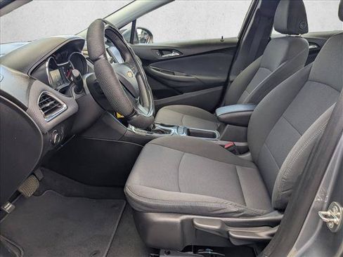 Used 2019 Chevrolet Cruze LT FWD image 12