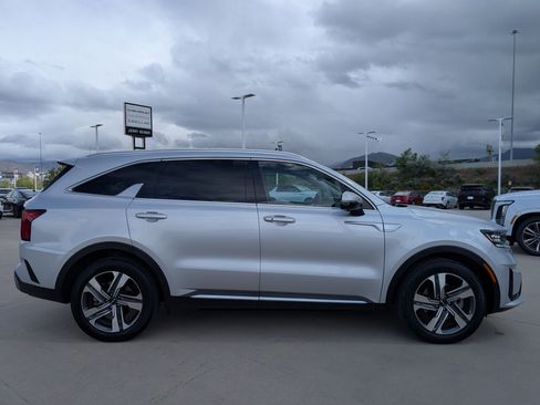 Certified 2023 Kia Sorento SX Prestige AWD/4WD image 6