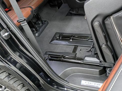 Used 2024 GMC Yukon Denali Ultimate image 29