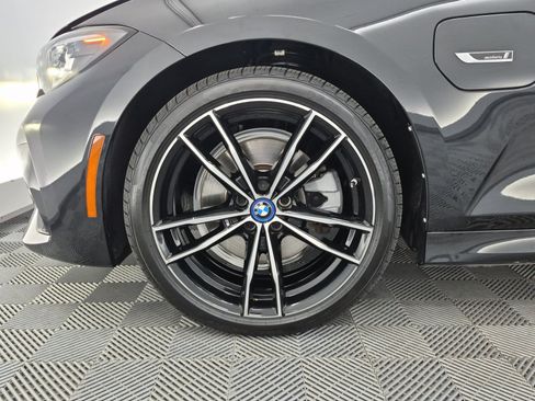 Used 2022 BMW 330e xDrive w/ M Sport Package AWD/4WD image 28