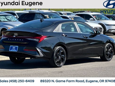New 2026 Hyundai Elantra SEL Sport Premium FWD image 4