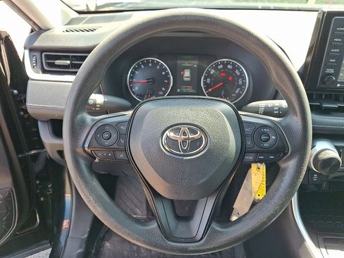 Used 2021 Toyota RAV4 LE w/ Carpet Mat Package (TMS) AWD/4WD image 19