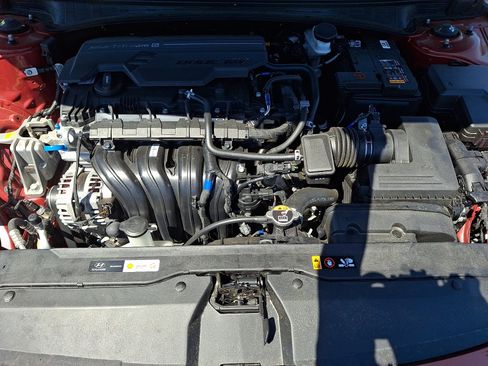 Certified 2025 Hyundai Elantra Sport FWD image 27