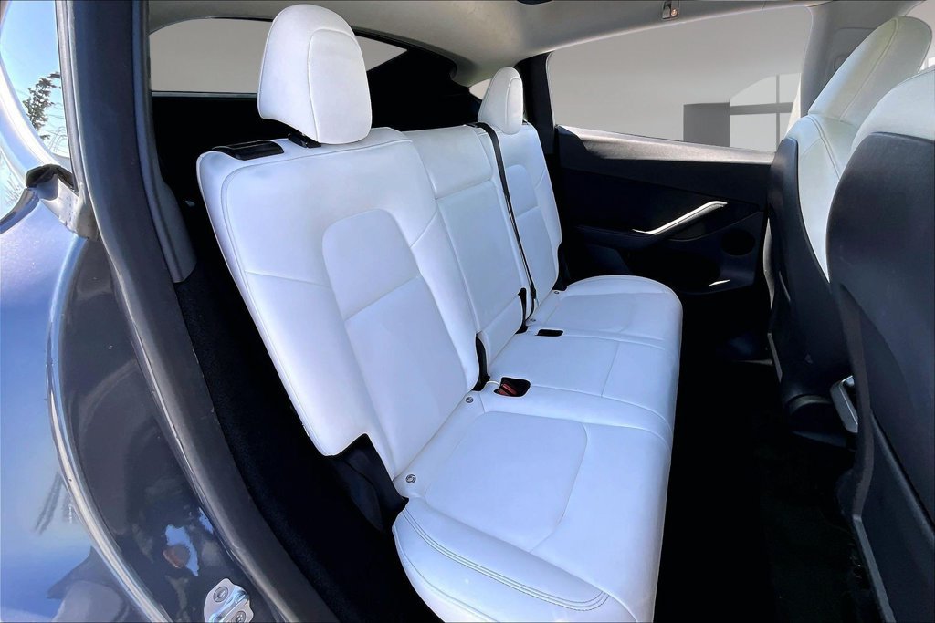 Used 2023 Tesla Model Y 2WD image 23
