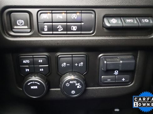 Certified 2023 Chevrolet Suburban Premier w/ Premium Package image 32