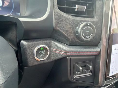 Used 2023 Ford Expedition Limited RWD image 32