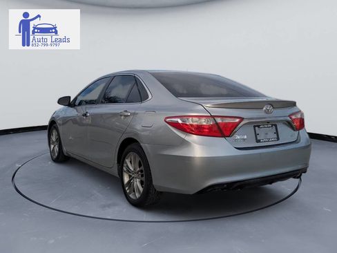 Used 2016 Toyota Camry SE image 6