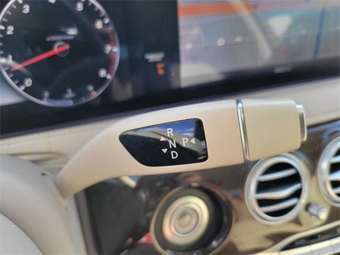 Used 2020 Mercedes-Benz S 560 Sedan image 28