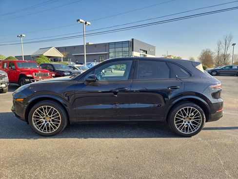 Used 2023 Porsche Cayenne Platinum Edition AWD/4WD image 9