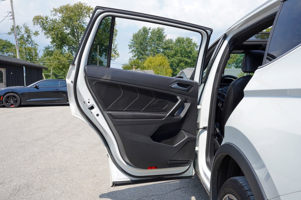 Used 2022 Volkswagen Tiguan SEL R-Line AWD/4WD image 31