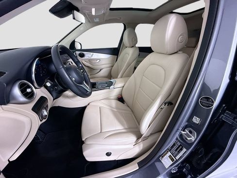 Certified 2022 Mercedes-Benz GLC 300 image 19