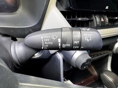 Used 2023 Toyota RAV4 Limited AWD/4WD image 27