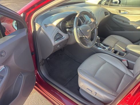 Used 2017 Chevrolet Cruze Premier w/ Enhanced Convenience Package image 14