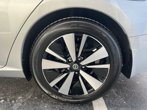 Used 2022 Nissan Altima 2.5 SV image 8