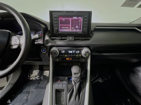 Used 2021 Toyota RAV4 XLE w/ Convenience Package image 25