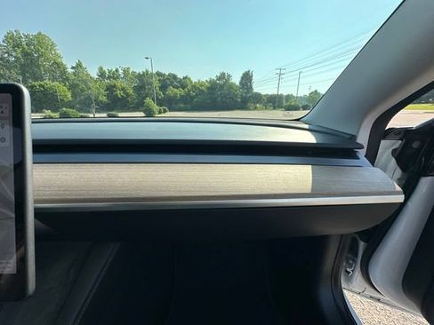Used 2021 Tesla Model 3 Standard Range Plus RWD image 16