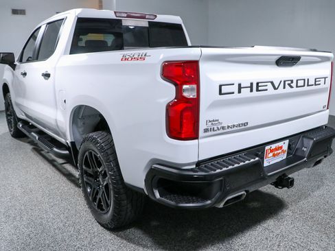 Used 2021 Chevrolet Silverado 1500 LT Trail Boss w/ Convenience Package II AWD/4WD image 9