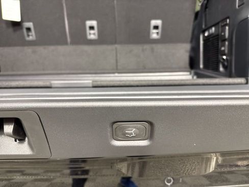 New 2025 Ford Expedition Active image 29