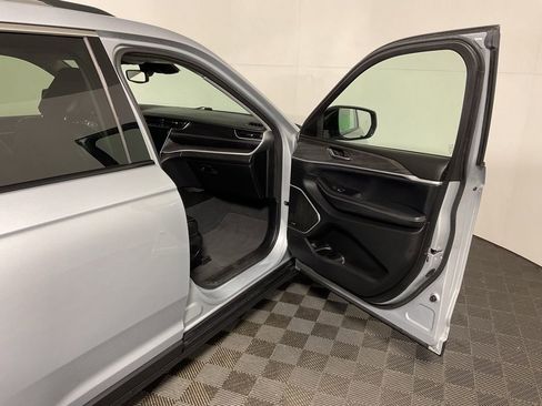 Used 2021 Jeep Grand Cherokee L Limited image 34