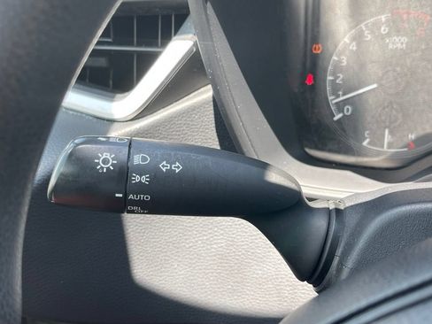 Used 2022 Toyota Corolla LE FWD image 41