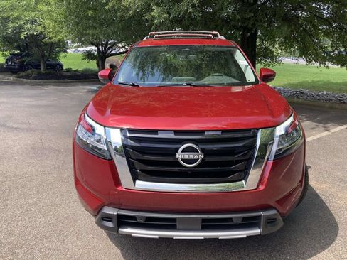 Used 2024 Nissan Pathfinder SL w/ SL Premium Package AWD/4WD image 6