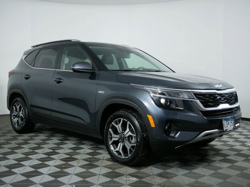 Certified 2023 Kia Seltos EX image 2