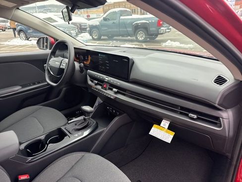 New 2025 Kia K4 LXS image 14