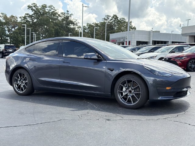 Used 2023 Tesla Model 3 Standard Range RWD image 1