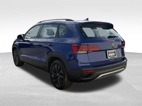 Certified 2022 Volkswagen Taos S image 18