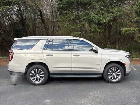 Used 2021 Chevrolet Tahoe LT w/ LT Signature Package image 5