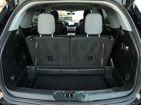 Used 2020 Ford Explorer XLT w/ Equipment Group 202A RWD image 25