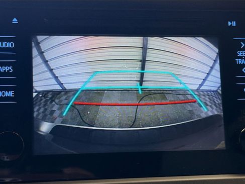 Used 2017 Toyota Sienna LE image 16