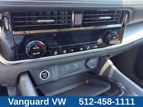 Used 2021 Nissan Rogue SV FWD image 16