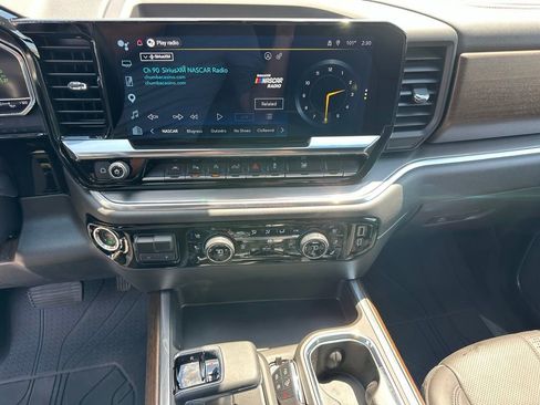 Used 2025 Chevrolet Silverado 1500 High Country w/ High Country Premium Package AWD/4WD image 31