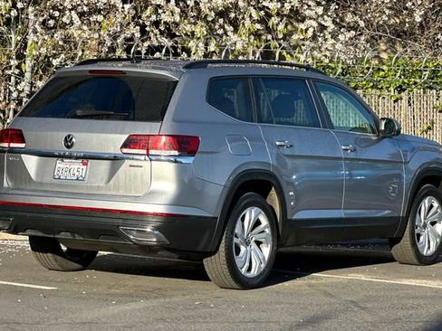 Used 2021 Volkswagen Atlas SE w/ Panoramic Sunroof Package image 3
