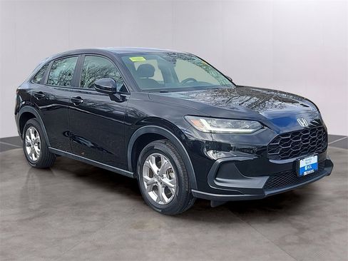 Certified 2023 Honda HR-V LX image 3