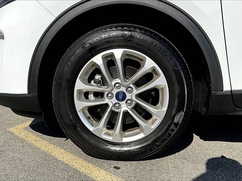 Certified 2021 Ford Escape SE image 9