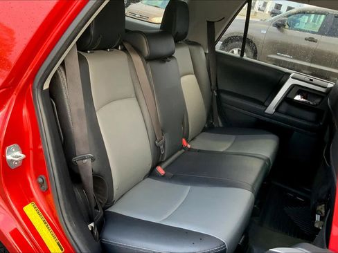 Used 2021 Toyota 4Runner SR5 Premium image 18