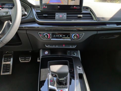 Used 2025 Audi SQ5 Premium Plus image 31