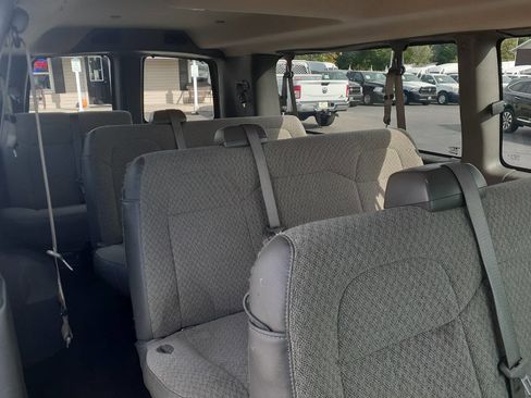 Used 2020 Chevrolet Express 3500 LS image 18