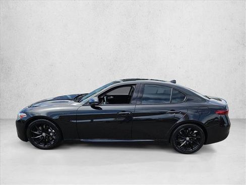 Used 2017 Alfa Romeo Giulia RWD image 8