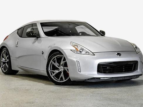 Used 2013 Nissan 370Z Touring w/ Sport Pkg RWD image 4