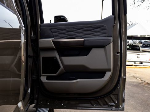 Used 2026 Ford F250 Platinum w/ Platinum Plus Package image 39