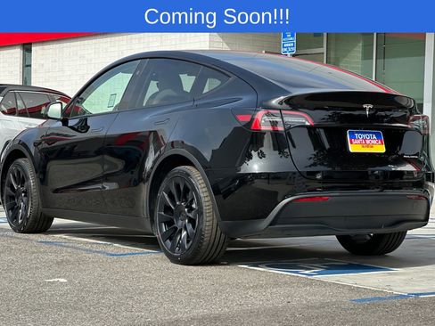 Used 2024 Tesla Model Y Long Range image 6