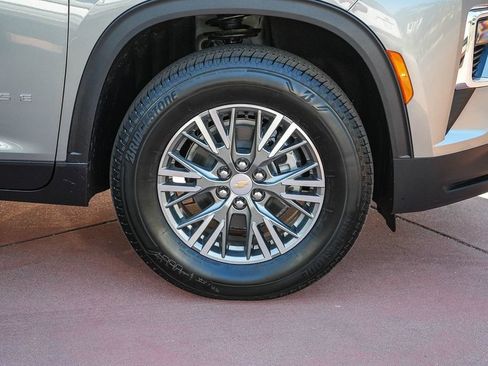 New 2027 Chevrolet Traverse LT w/ Driver Confidence Package FWD image 11